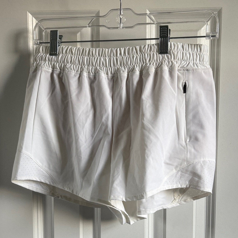 NWT Calia White Mid-Rise 3” Infinity Shorts XS